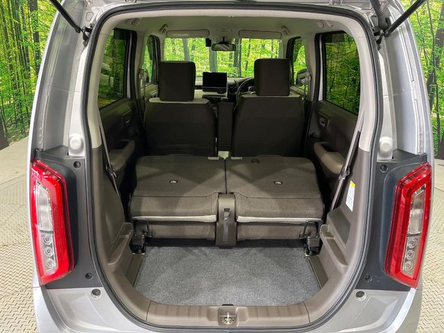 ���i�̂���������ʋ΁A���}���ɏ\���ȉ׎��X�y�[�X���m�ۂ��Ă���܂��B�Z�J���h�V�[�g��|���ƁA�傫�ȉו��̐ύڂ��\�ł���