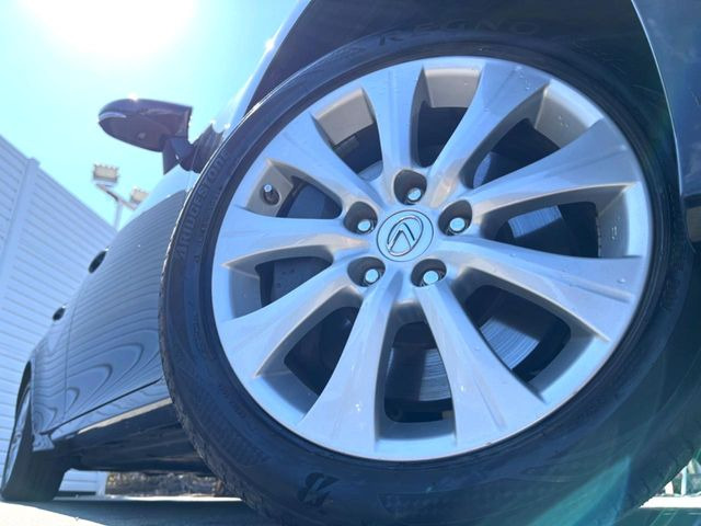 �y����17�C���`�A���~�z�C�[���z�O�ςɃ}�b�`���������A���~�z�C�[���𑕒����Ă���܂��B�e��ЊO�A���~�z�C�[����A�X�^�b�h���X�^�C�����戵�����Ă���܂��B���񂲑��k����������