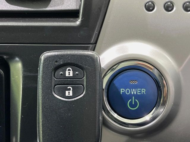 �y�X�}�[�g�L�[�z�J�o����|�P�b�g�ɓ��ꂽ�܂܂ł��h�A�̎{���E�������\�ȃX�}�[�g�L�[�𑕔��B�G���W���̃I���E�I�t�����J�M�����o���K�v����������Ƃ��Ă��֗��ł���