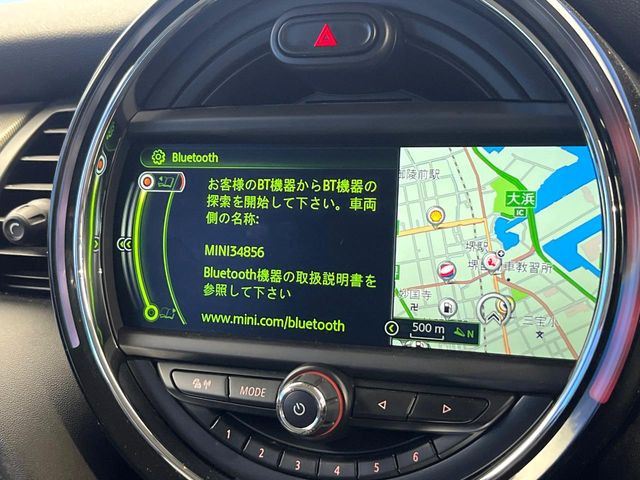 ��Bluetooth:���莝���̃X�}�[�g�t�H���ȂǂƐڑ����A�n���Y�t���[�ʘb��Տꊴ����~���[�W�b�N�Đ������y���݂��������܂��B�����ڑ��ł��̂Ŕς킵��������܂����