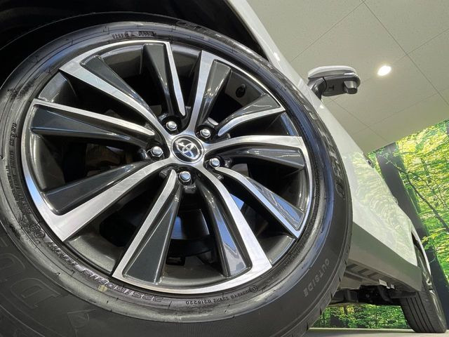 �y����18�C���`�A���~�z�C�[���z�O�ςɃ}�b�`���������A���~�z�C�[���𑕒����Ă���܂��B�e��ЊO�A���~�z�C�[����A�X�^�b�h���X�^�C�����戵�����Ă���܂��B���񂲑��k����������