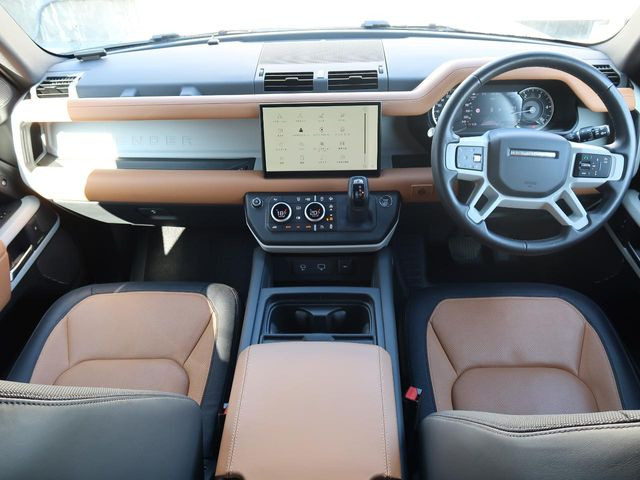 ディフェンダー110 X ダイナミック HSE 3.0L D300 ディーゼル 4WD