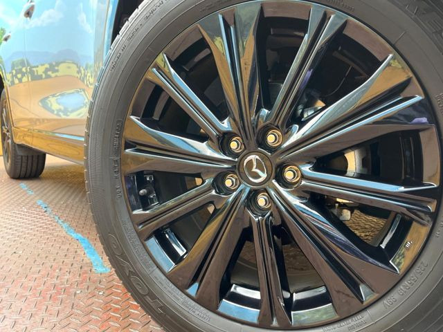 �y�O���[�h��p����19�C���`�A���~�z�C�[���z�f�U�C�����̍��������A���~�z�C�[���𑕒����Ă���܂��B�e��ЊO�A���~�z�C�[����A�X�^�b�h���X�^�C�����戵�����Ă���܂��B���񂲑��k����������