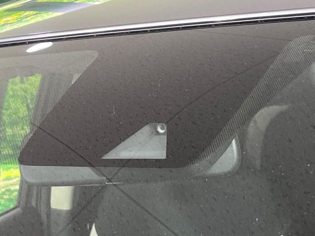 �y�C���e���W�F���g�G�}�[�W�F���V�[�u���[�L�z�t�����g�J�����őO���̎ԗ�����s�҂����m�B�Փ˂������Ȏ��͏Փ˔�Q�y���u���[�L���쓮�A�Փˉ�����T�|�[�g�B�����S�Ƀh���C�u�����y���݂��������܂��B