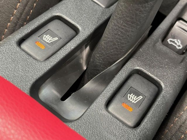 【シートヒーター】寒い日に重宝するシートヒーター!エアコンより早く温まってくれるので寒がりの人も安心ですね♪エアコンの温風は乾燥するから苦手、という方にもをおすすめです。