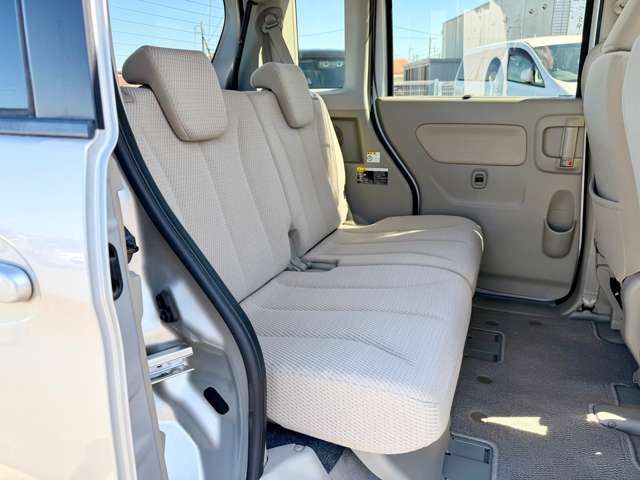 ���X�͍s�c�����R���̊��ˌ����_�̋߂��ɓX�܂��������܂��B���Ԃł��A�N�Z�X���₷���ꏊ�Ɍ�����܂��B�d�Ԃł��z���̍ۂ��Ŋ���JR���������w�܂ł��}���ɎQ��܂��B���C�y�ɂ��₢���킹������!