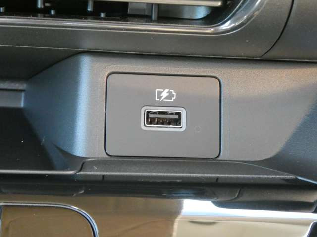 USB���͒[�q�����ŏ[�d�����y�X��