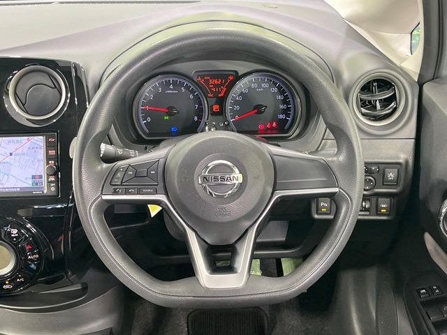 �y�X�e�A�����O�X�C�b�`�z�^�]���A�O������ڐ������炷���ƂȂ��A�I�[�f�B�I���̑��삪�\�ȕ֗��@�\!���S&���K�ȃh���C�u�����o���Ă���܂���