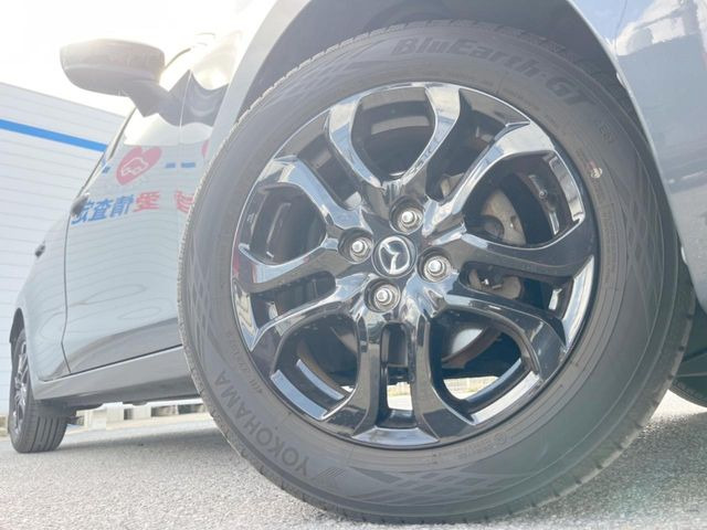 �y�����A���~�z�C�[���z�O�ςɃ}�b�`���������A���~�z�C�[���𑕒����Ă���܂��B�e��ЊO�A���~�z�C�[����A�X�^�b�h���X�^�C�����戵�����Ă���܂��B���񂲑��k����������