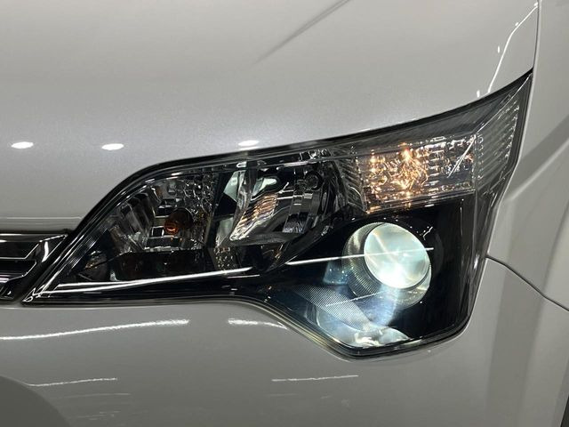 �yHID�w�b�h���C�g�z���ɖ��邭�O�����Ƃ炵�Ă����̂ŁA���V����Ԃ̑��s�������E�ǍD�ň��S���Ă���肢�������܂��B