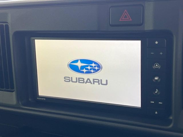 �y�����i�r�z�l�C�̏����i�r�𑕔����Ă���܂��B�i�r�̎g���₷���͂������A�I�[�f�B�I�@�\���[��!�L�����v�◷�s�͂������A�ʋ΂┃�����ȂǕ��i�̃h���C�u���y�����Ȃ�͂���