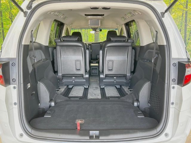 ���ڃV�[�g�͑O��X���C�h���\�ł��B���ɉ�����Α������L������������A�O�ɋl�߂�Α傫�ȃ��Q�b�W�X�y�[�X���m�ۂł��܂��B�V�[���ɉ����Ďg�������ł��邩��Ƃ��Ă��֗��ł���