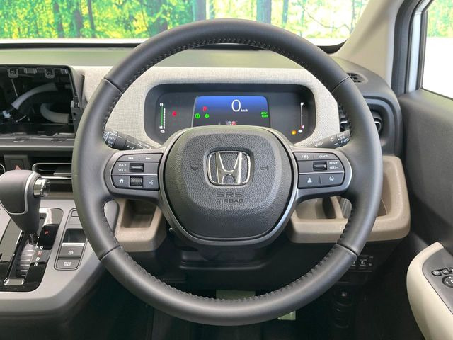 �y�����v�����X�e�A�����O�z�㎿�Ȋv���g�p���邱�ƂŁA��ɂ����������݂ƂĂ��^�]���₷���n���h���ł���