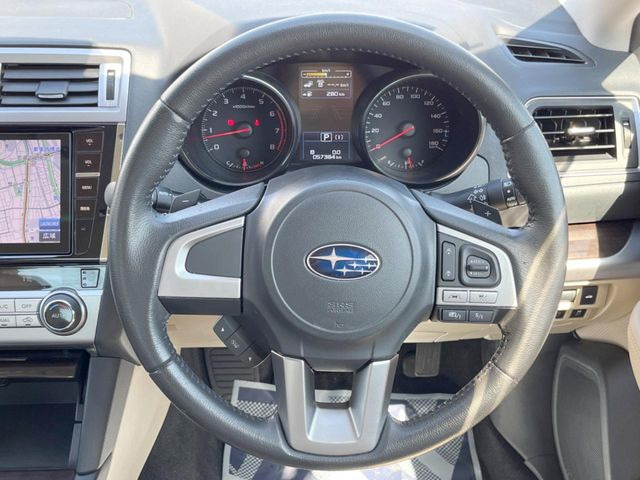 �y�����v�����X�e�A�����O�z�㎿�Ȋv���g�p���邱�ƂŁA��ɂ����������݂ƂĂ��^�]���₷���n���h���ł���