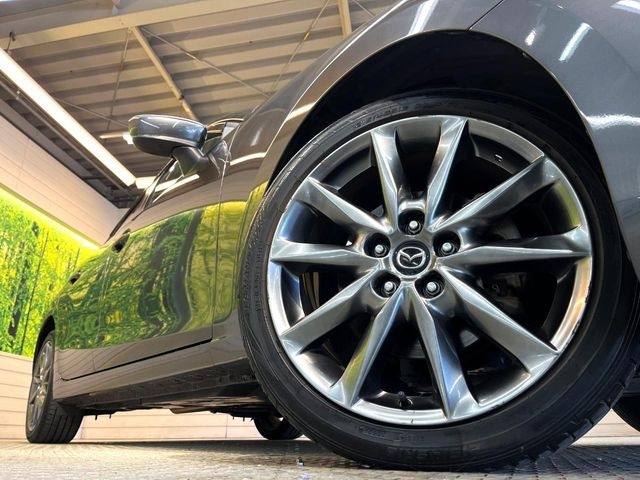 �y����18�C���`�A���~�z�C�[���z�O�ςɃ}�b�`���������A���~�z�C�[���𑕒����Ă���܂��B�e��ЊO�A���~�z�C�[����A�X�^�b�h���X�^�C�����戵�����Ă���܂��B���񂲑��k����������