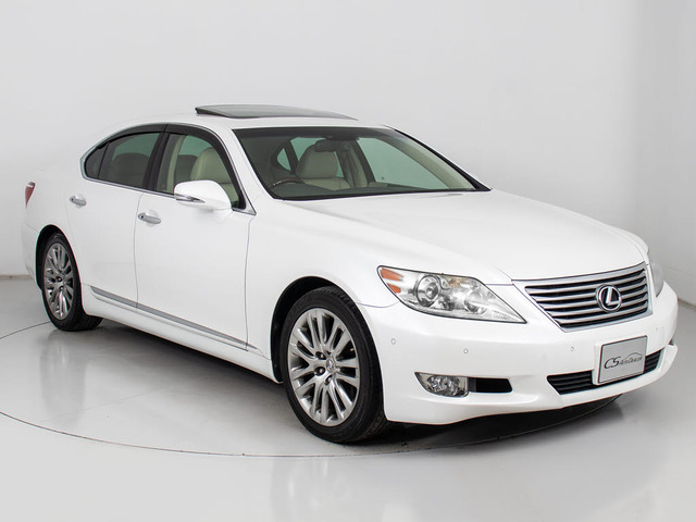 当社はご遠方お客様でも販売OK! 現車の確認は、電話でお話ししながら、気になる部分を実況中継します。さらに、気になる箇所を含め沢山のお写真をメールや郵送でお送りします。まずは一度お電話、メールにて!