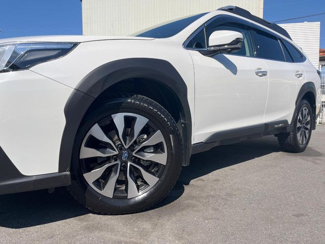 �y����18�C���`�A���~�z�C�[���z�O�ςɃ}�b�`���������A���~�z�C�[���𑕒����Ă���܂��B�e��ЊO�A���~�z�C�[����A�X�^�b�h���X�^�C�����戵�����Ă���܂��B���񂲑��k����������