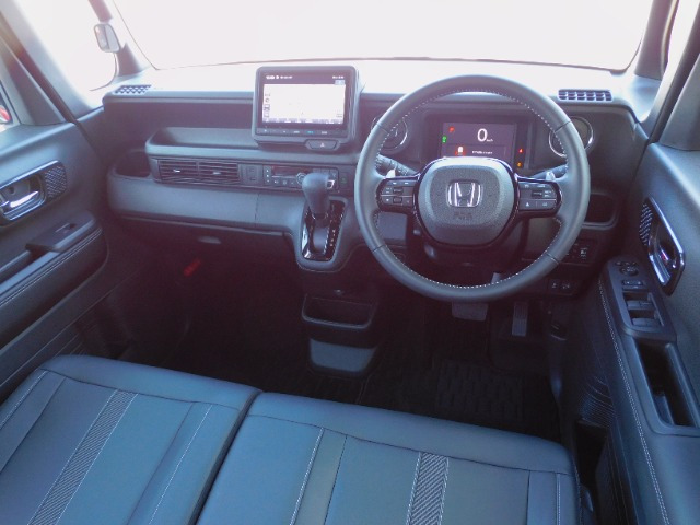 N-BOXカスタムターボ コーディネートスタイル モノトーン