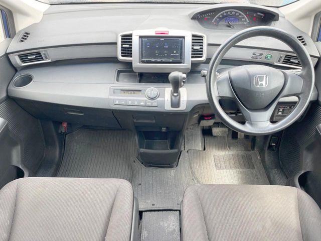 フリード1.5 G ジャストセレクション