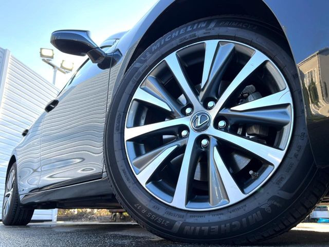 �y����17�C���`�A���~�z�C�[���z�O�ςɃ}�b�`���������A���~�z�C�[���𑕒����Ă���܂��B�e��ЊO�A���~�z�C�[����A�X�^�b�h���X�^�C�����戵�����Ă���܂��B���񂲑��k����������