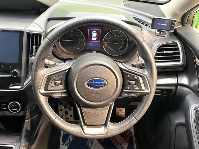 �y�����v�����X�e�A�����O�z�㎿�Ȋv���g�p���邱�ƂŁA��ɂ����������݂ƂĂ��^�]���₷���n���h���ł���