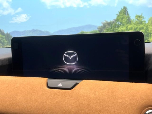 �y12.3�C���`�}�c�_�R�l�N�g�z�ԓ��̕��͋C�Ƀ}�b�`������^�f�B�X�v���C�B�X�}�z�ڑ��ł̃i�r�g�p��Bluetooth�Đ����A�l�X�ȋ@�\���y���߂܂��B�����I�ȃ_�C�������삪�\�ŁA�g��������ǍD�ł��B