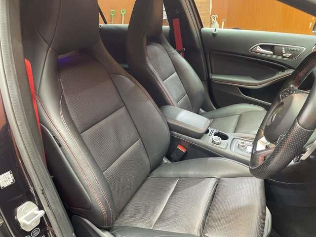 AクラスAMG A45 4マチック 4WD