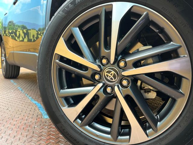 �y����18�C���`�A���~�z�C�[���z�O�ςɃ}�b�`���������A���~�z�C�[���𑕒����Ă���܂��B�e��ЊO�A���~�z�C�[����A�X�^�b�h���X�^�C�����戵�����Ă���܂��B���񂲑��k����������