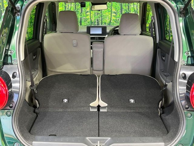 ���i�̂���������ʋ΁A���}���ɏ\���ȉ׎��X�y�[�X���m�ۂ��Ă���܂��B�Z�J���h�V�[�g��|���ƁA�傫�ȉו��̐ύڂ��\�ł���