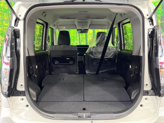 ���i�̂���������ʋ΁A���}���ɏ\���ȉ׎��X�y�[�X���m�ۂ��Ă���܂��B�Z�J���h�V�[�g��|���ƁA�傫�ȉו��̐ύڂ��\�ł���