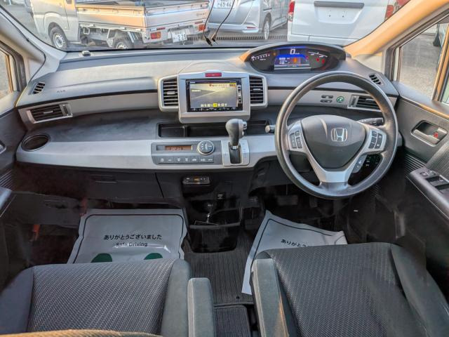 フリードハイブリッド1.5 ジャストセレクション