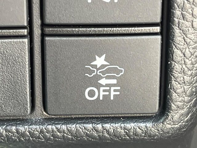 �y�z���_�Z���V���O�z���s���ɑO���̎ԗ�����F�����A�Փ˂������Ȏ��͌x��ƃu���[�L�ŏՓˉ���Ɣ�Q�y�����A�V�X�g�B�����S�Ƀh���C�u�����y���݂��������܂��B