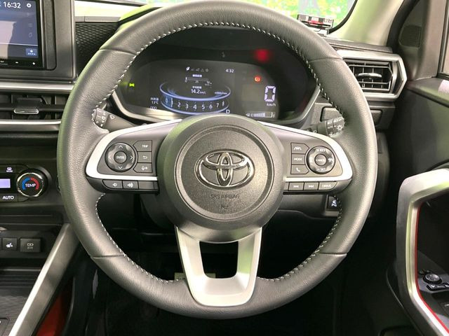 �y�����v�����X�e�A�����O�z�㎿�Ȋv���g�p���邱�ƂŁA��ɂ����������݂ƂĂ��^�]���₷���n���h���ł���