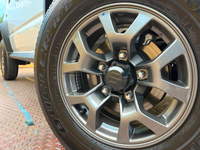【純正15インチアルミホイール】外観にマッチした純正アルミホイールを装着しております。各種社外アルミホイールや、スタッドレスタイヤも取扱いしております。是非ご相談ください♪