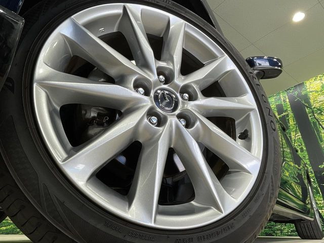 �y����18�C���`�A���~�z�C�[���z�O�ςɃ}�b�`���������A���~�z�C�[���𑕒����Ă���܂��B�e��ЊO�A���~�z�C�[����A�X�^�b�h���X�^�C�����戵�����Ă���܂��B���񂲑��k����������