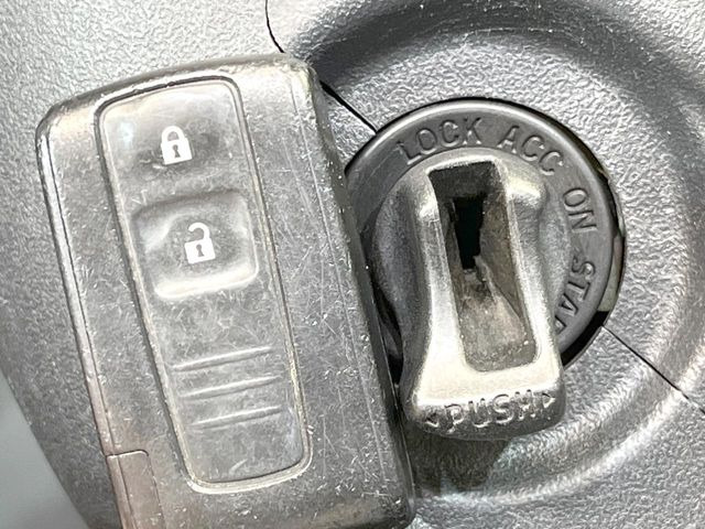 �y�L�[�t���[�V�X�e���z�J�o����|�P�b�g�ɓ��ꂽ�܂܂ł��h�A�̎{���E�������\�ȃX�}�[�g�L�[�𑕔��B�G���W���̃I���E�I�t�����J�M�����o���K�v����������Ƃ��Ă��֗��ł���