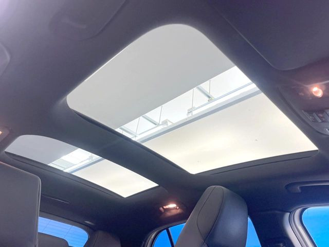 ���p�m���~�b�N�X���C�f�B���O���[�t::�唗�͂̃p�m���}���[�t�́A�㕔���Ȃɂ܂ő����Ă���A�J���I�ȋ�Ԃ����y���݂��������܂��B