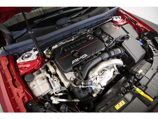 <主要諸元>2.0L 直列4気筒DOHCターボ、306ps/40.8kgm、全長&times;全幅&times;全高mm 4650&times;1845&times;1670mm、車両重量 1830kg