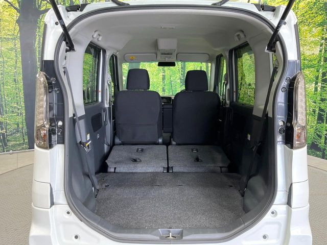 ���i�̂���������ʋ΁A���}���ɏ\���ȉ׎��X�y�[�X���m�ۂ��Ă���܂��B�Z�J���h�V�[�g��|���ƁA�傫�ȉו��̐ύڂ��\�ł���