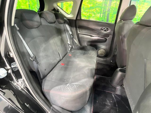 �R���p�N�g�J�[�ł����A�Z�J���h�V�[�g�͏\���ȍL����������K�ɂ���肢�������܂���V�[�g��|���đ傫�ȉו���ς񂾂�ƁA�p�r�̕����L��1��ł��B