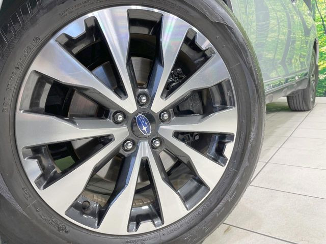 �y����18�C���`�A���~�z�C�[���z�O�ςɃ}�b�`���������A���~�z�C�[���𑕒����Ă���܂��B�e��ЊO�A���~�z�C�[����A�X�^�b�h���X�^�C�����戵�����Ă���܂��B���񂲑��k����������