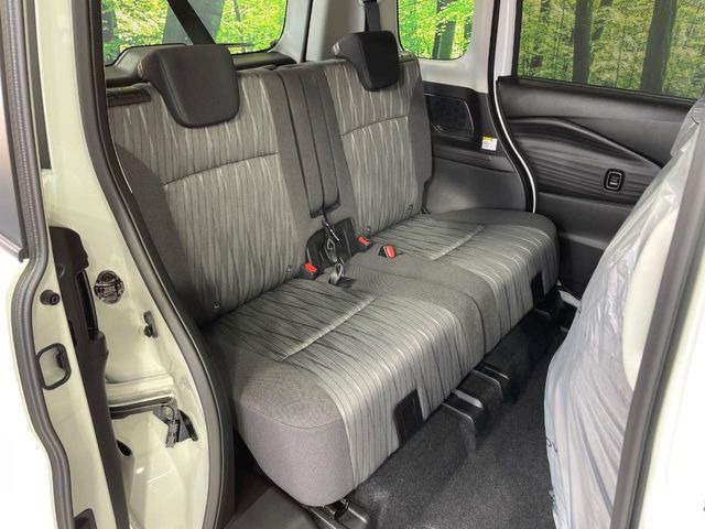 ���i���ȃI���W�i���t���A�}�b�g���I�v�V�����ɂĂ��p�ӂ��Ă���܂��B���D���ȃf�U�C����J���[�����Ԃɍ��킹�đI��ł����������Ƃ��ł��܂���