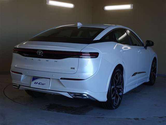 クラウンクロスオーバー2.5 G アドバンスト レザー パッケージ E-Four 4WD