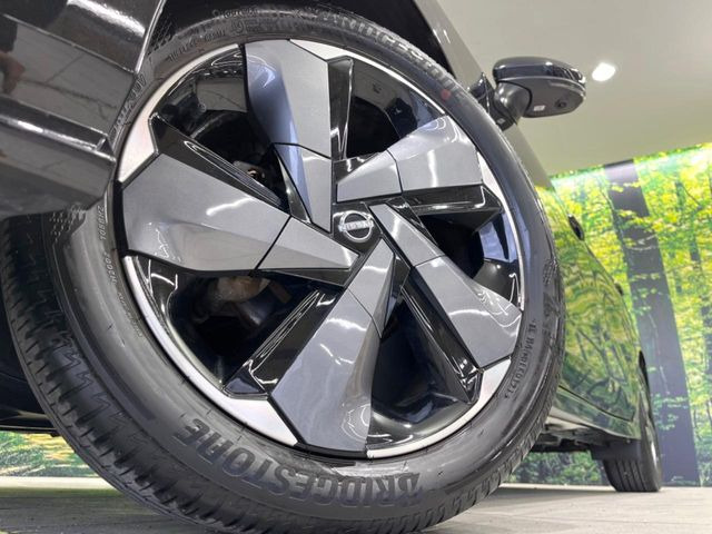 �y����17�C���`�A���~�z�C�[���z�O�ςɃ}�b�`���������A���~�z�C�[���𑕒����Ă���܂��B�e��ЊO�A���~�z�C�[����A�X�^�b�h���X�^�C�����戵�����Ă���܂��B���񂲑��k����������