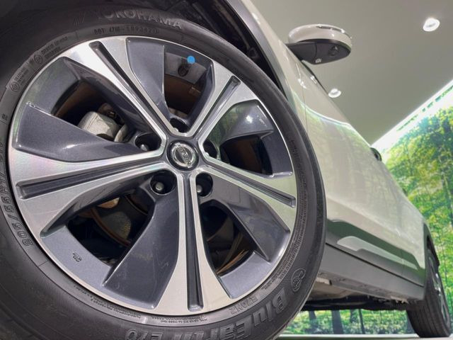 �y����17�C���`�A���~�z�C�[���z�O�ςɃ}�b�`���������A���~�z�C�[���𑕒����Ă���܂��B�e��ЊO�A���~�z�C�[����A�X�^�b�h���X�^�C�����戵�����Ă���܂��B���񂲑��k����������