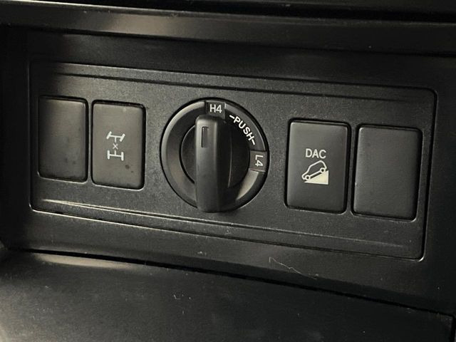 �y���A�f�t���b�N�z���H��ᓹ�ȂǂŎԂ��X�^�b�N�����ꍇ�ł��A�^�C���̋�]��}�����E�o���₷������f�t���b�N�𑕔��B�ϐ�n��I�t���[�h�ł̎g�p���������ɂ��X�X���̈��ł���