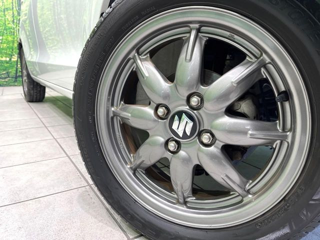 �y����15�C���`�A���~�z�C�[���z�O�ςɃ}�b�`���������A���~�z�C�[���𑕒����Ă���܂��B�e��ЊO�A���~�z�C�[����A�X�^�b�h���X�^�C�����戵�����Ă���܂��B���񂲑��k����������