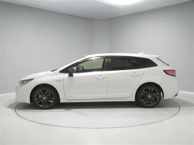 カローラツーリング1.8 ハイブリッド W×B