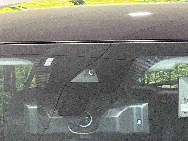 �y�C���e���W�F���g�G�}�[�W�F���V�[�u���[�L�z�t�����g�J�����őO���̎ԗ�����s�҂����m�B�Փ˂������Ȏ��͏Փ˔�Q�y���u���[�L���쓮�A�Փˉ�����T�|�[�g�B�����S�Ƀh���C�u�����y���݂��������܂��B