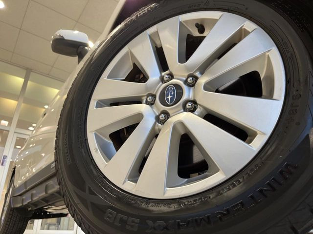 �y����17�C���`�A���~�z�C�[���z�O�ςɃ}�b�`���������A���~�z�C�[���𑕒����Ă���܂��B�e��ЊO�A���~�z�C�[����A�X�^�b�h���X�^�C�����戵�����Ă���܂��B���񂲑��k����������